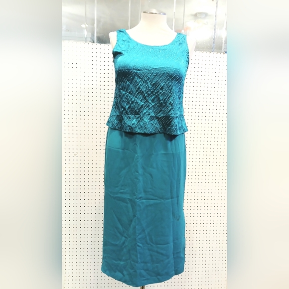 Chic Teal Skirt Set - Picture 11 of 16